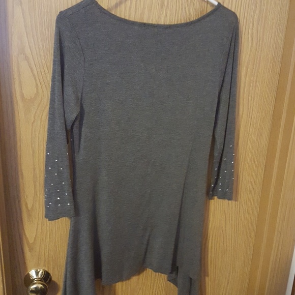 Top - Picture 2 of 2